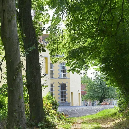Chateau De بيت ضيافة Bellignies